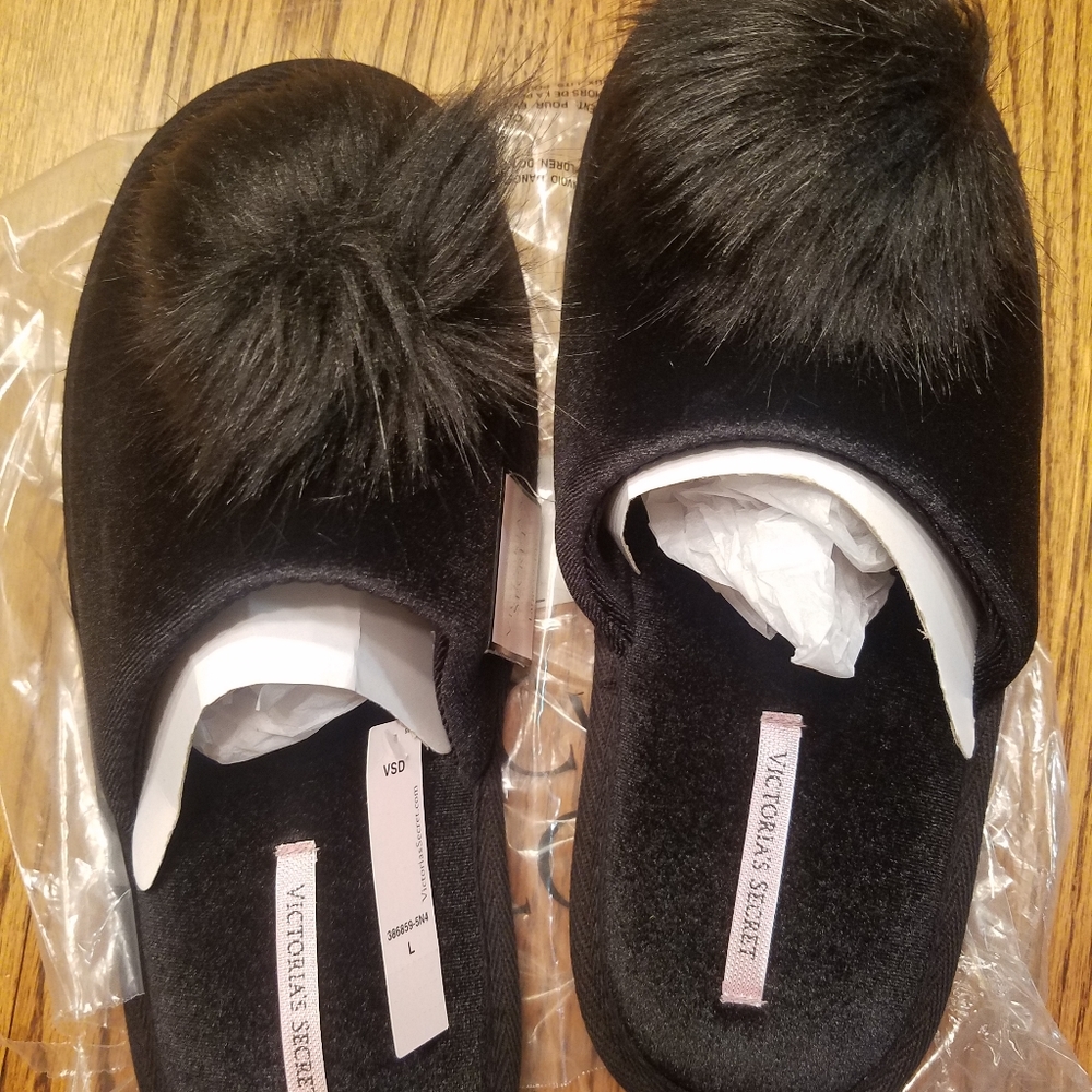 VS slippers